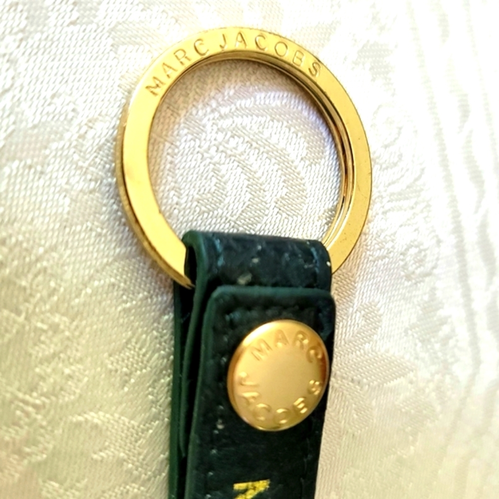 Marc Jacobs Gold Color Keyring - Picture 3 of 6